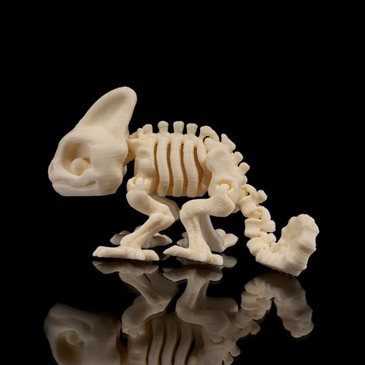 Marvin Skeleton-Chamäleon 3D-Figur - durchtriebenes Gothic Deko-Highlight mit verschlagenem Ausdruck, weiße Knochenstruktur, Reptilien-Design, 16g leicht, Gecko3D Sammelfigur