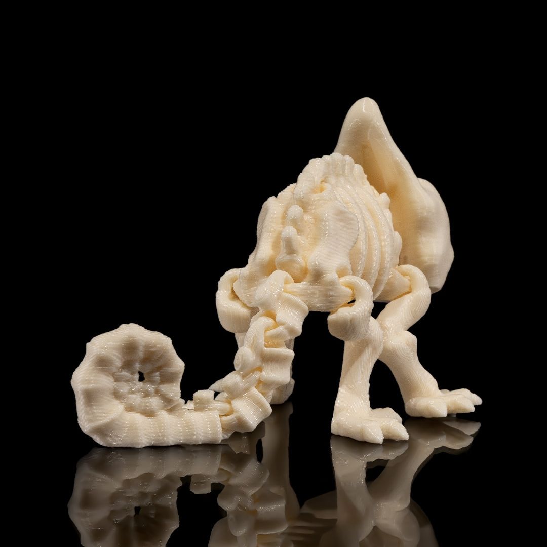 Marvin Skeleton-Chamäleon 3D-Figur - durchtriebenes Gothic Deko-Highlight mit verschlagenem Ausdruck, weiße Knochenstruktur, Reptilien-Design, 16g leicht, Gecko3D Sammelfigur
