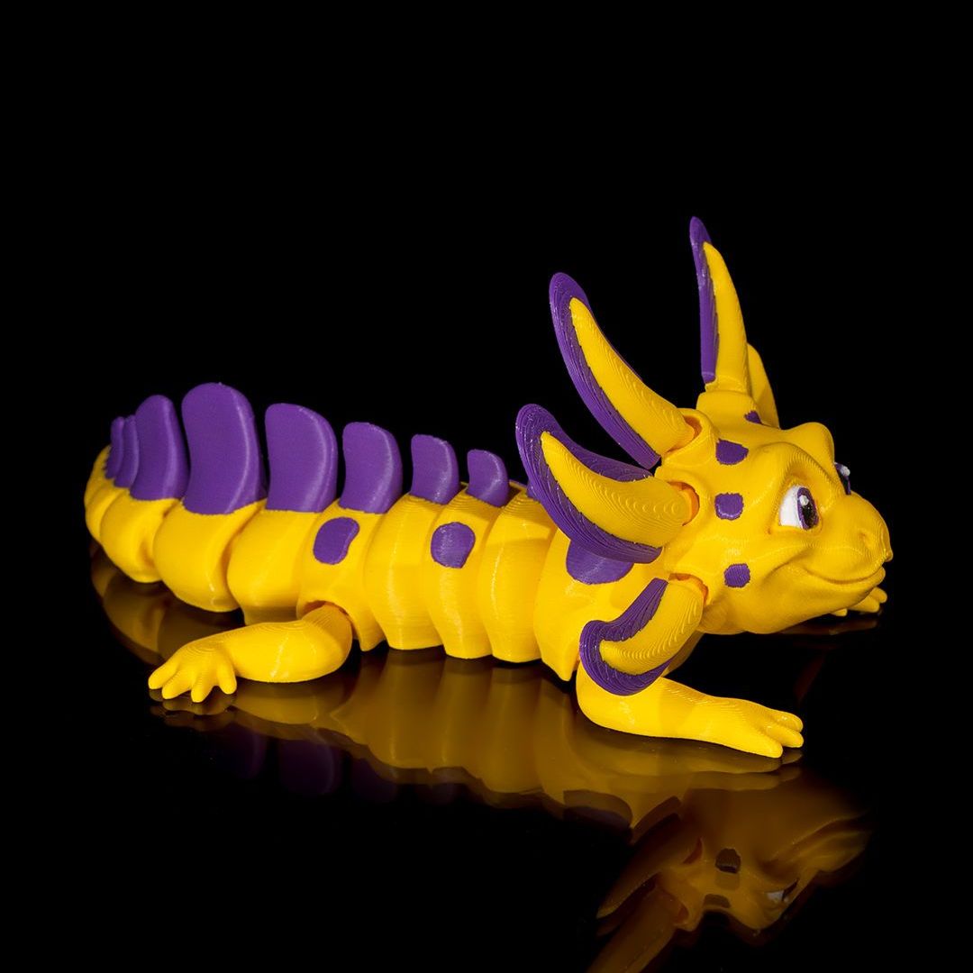 Banana Split Axolotl 3D-Figur gelb kräftiges Violett - Der Genießer - Gecko3D