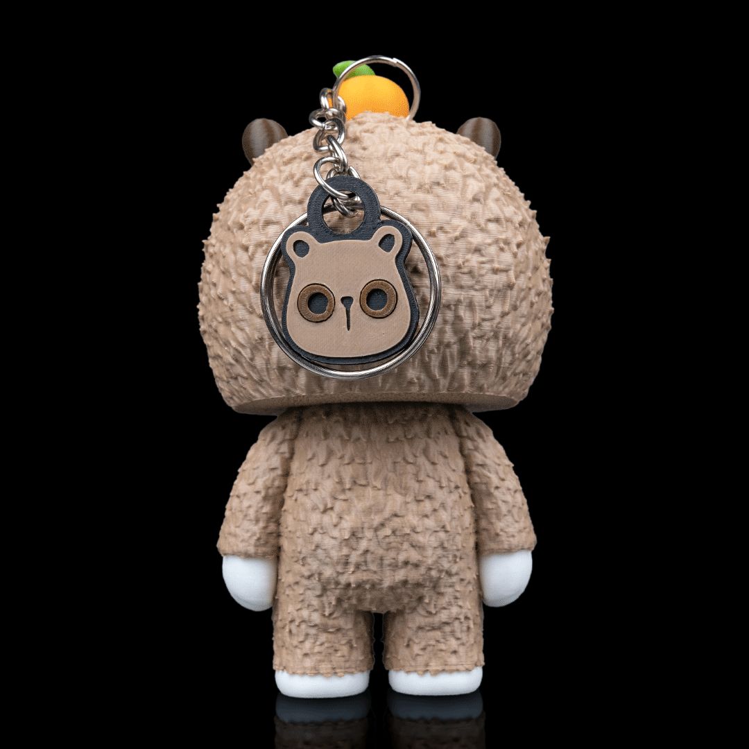 Poppy Skubbie Sammelfigur mit süßem Bärchengesicht und Mandarinchen auf dem Kopf, ruhige 3D-gedruckte Deko-Figur von Gecko3D