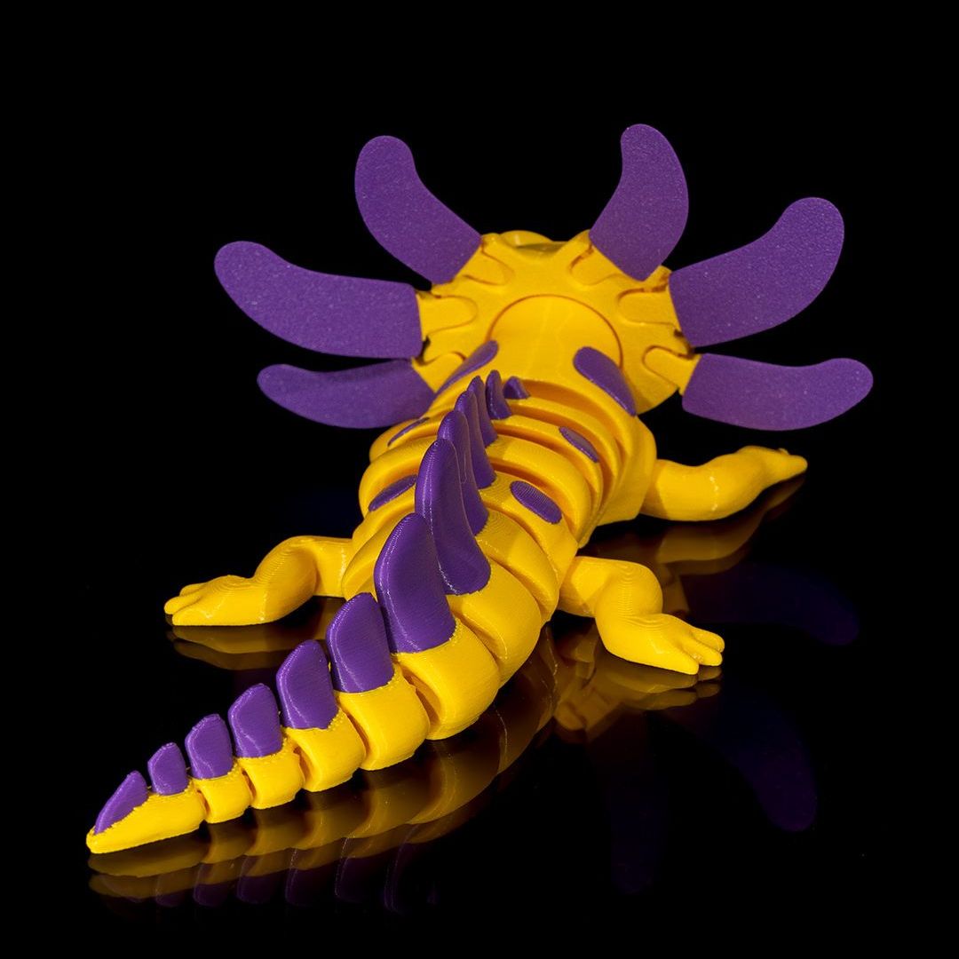 Banana Split Axolotl 3D-Figur gelb kräftiges Violett - Der Genießer - Gecko3D