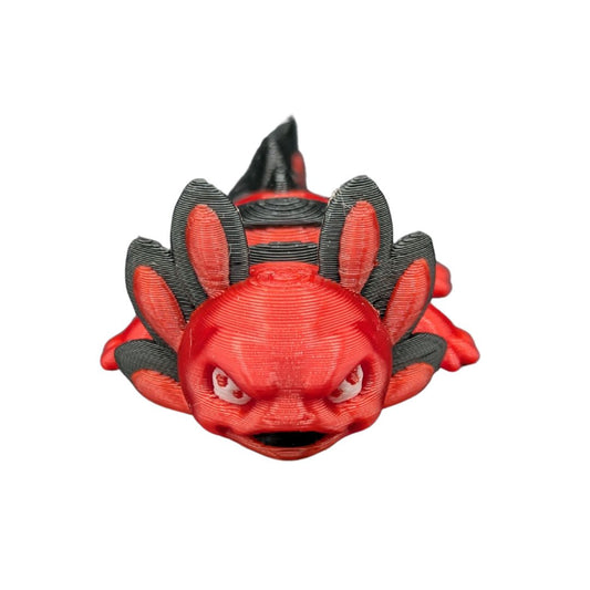 "Velvet Munchkin Axolotl 3D-Figur mit grummeligem Gesichtsausdruck, kleiner Brummbär im Miniformat mit charaktervollem Blick und weichem Kern"